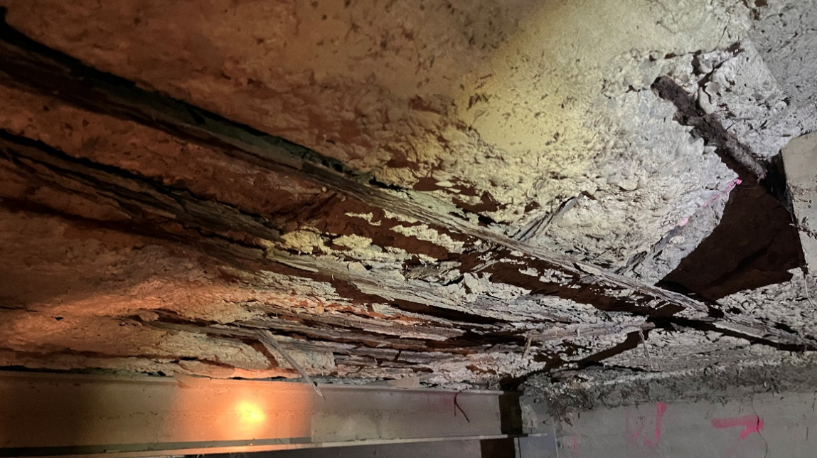 Deterioration of the concrete and reinforcing of the culvert under St Vincent Street.