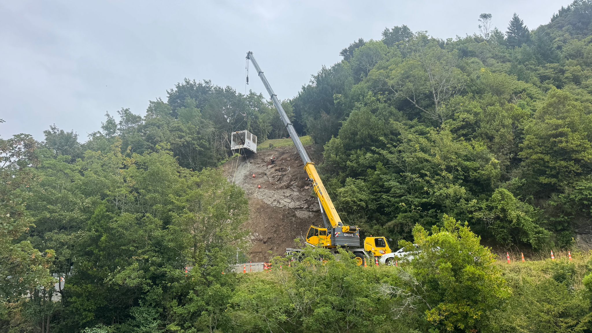 Abseilers on Botanical Hill 
