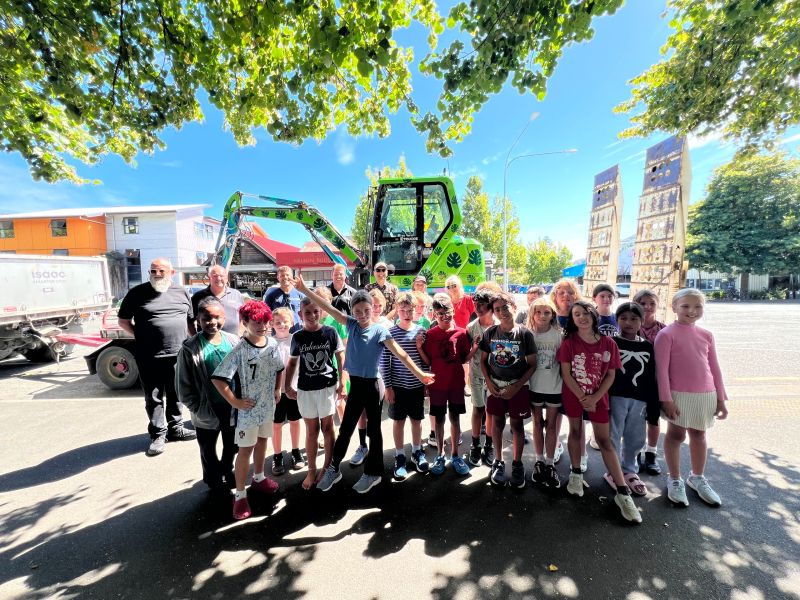 Room 1 with the digger